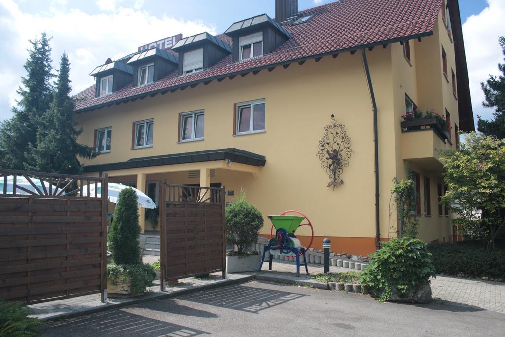 Hotel-Restaurant Und Gaestehaus Loewen Suessen Exterior foto